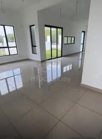 Shah Alam Undisturbed End lot double storey with big side land 2