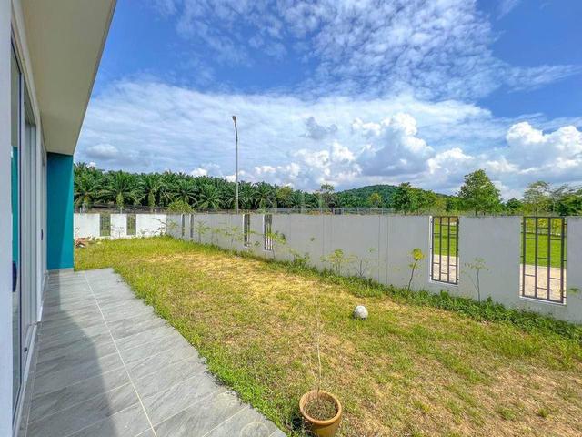 Below Market Price【Corner Lot 26x80 + Extra Land 21Ft】Sepang 1