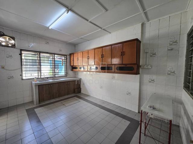Subang Jaya USJ 6 Double Storey House For Rent 4