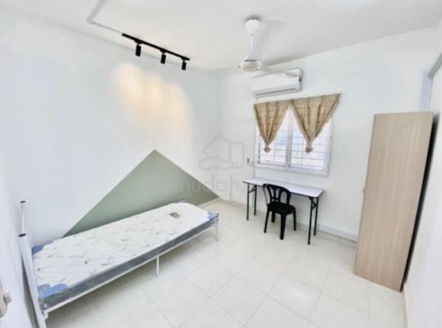 Setia Alam Apartment Room for Rent (Only Female) 1