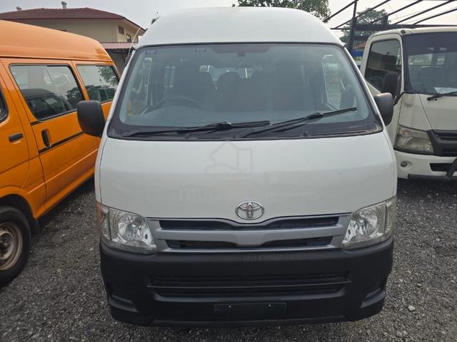Toyota HIACE 2.5 KDH200 WINDOW VAN HIGH ROOF - 2