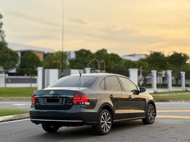 -2019- Volkswagen VENTO 1.2 HIGHLINE (A) FULL SERV - 3