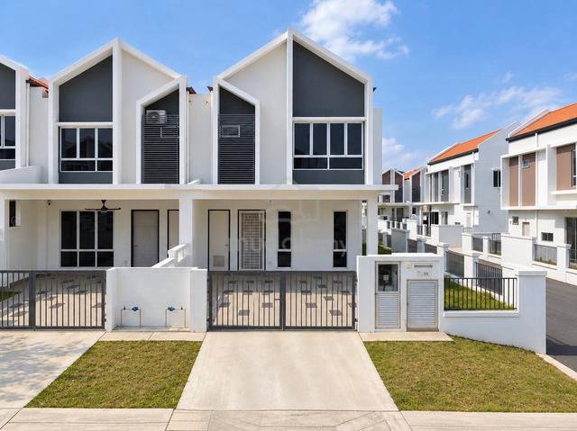 [End Lot] 2-Storey Terrace House @ Setia Alamsari, Kajang 1