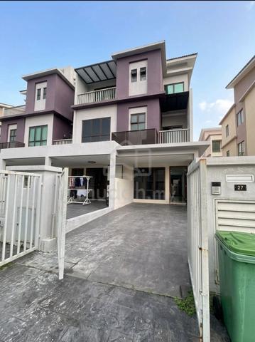 ( TIngkat BAWAH, Endlot, Negotiable ) Townhouse Bandar Puteri Bangi 1