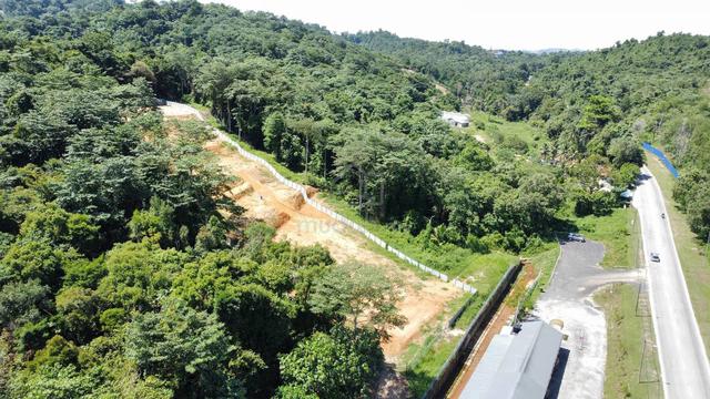 (Freehold, Tepi Jalan) Tanah Pembangunan 1.67 Ekar, Bandar Baru Salak 1