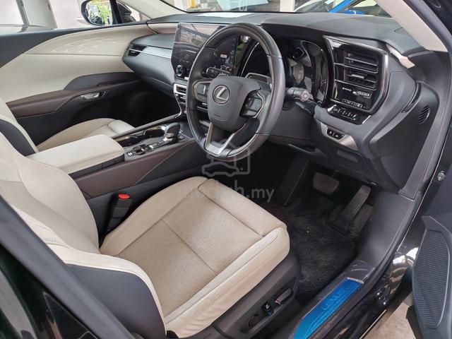 2023 Lexus RX 350 Version L 13,000km Grade 5A - 5