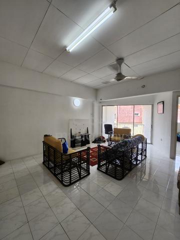 Puteri Court 1