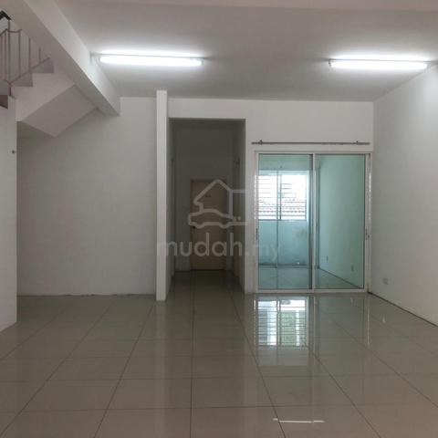 Kajang Double Storey Terrace For Rent, Gated, Swimming Pool, Ukm 2