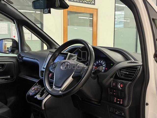 2021 Toyota VOXY 2.0 ZS KIRAMEKI 3 - 5