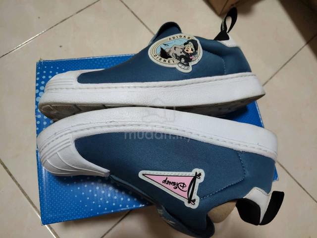Adidas Limited edition Disney Sport Shoe (Kids)  - photo 4 of 5