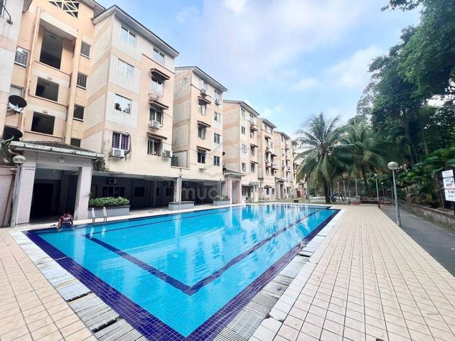 saujana apartment 1