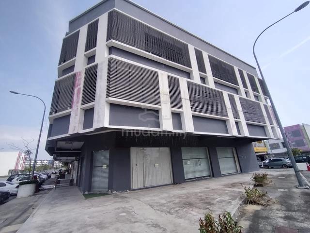 FREEHOLD CORNER 7700ft 3 Storey Shop Lot Enstek Negeri Sembilan 1