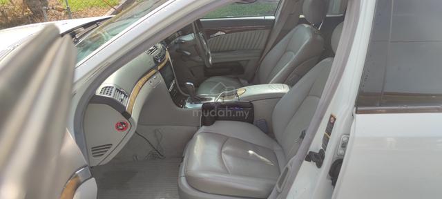 Mercedes Benz E200 AVANTGARDE (CBU) 1.8 (A) - 2