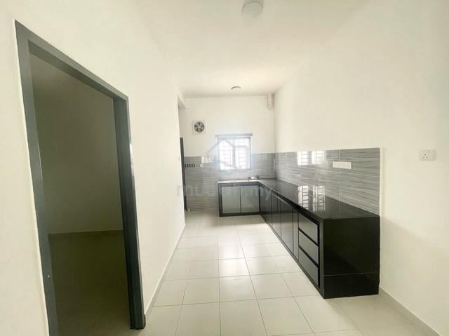 Pulai Mutiara/ 2.5 Storey/ Partial Furnish/ Gelang Patah/ New Pating 1