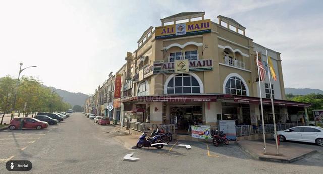 Corner 3 Storey Shop Facing Mainroad Rawang 1