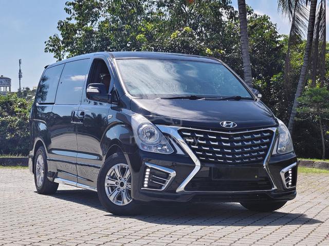 2017 Hyundai GRAND STAREX 2.5 ROYALE PREMIUM (A) - 1