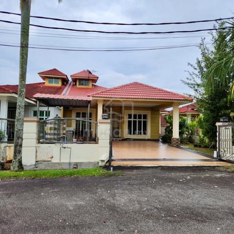 BIG RENOVATED SEMI-D Single Storey House Paya Rumput Indah 3800sqft 1