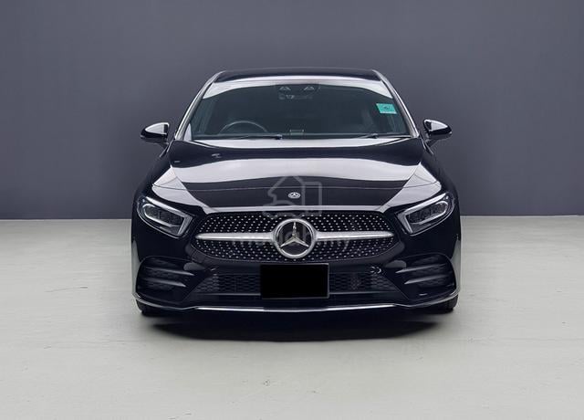 2019 Mercedes Benz A180 1.3 STYLE Japan Spec - 3