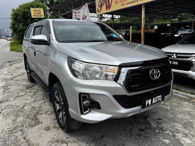 Toyota HILUX 2.4(A)REVO L-EDITION 6SPD 4X4 Pickups - 4