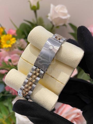2005 Rolex Lady Datejust 26 Half 18k 750 Yellow - photo 6 of 6