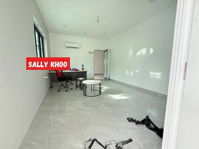 2 Storey Landed House Newly Renovated @ Bukit Dumbar Jelutong For Rent 1