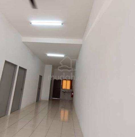 Rumah Teres Setingkat untuk Dijual di Lunas 1