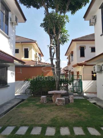 First floor room for rent (with private bathroom) 3