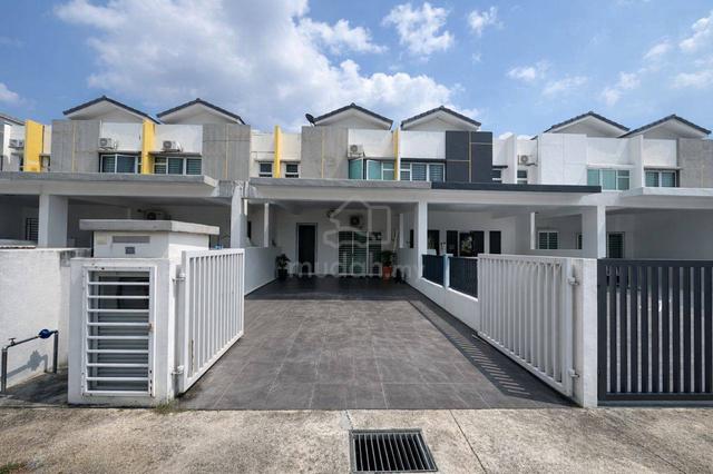Double Storey HillPark (Cherry) , Puncak Alam 1