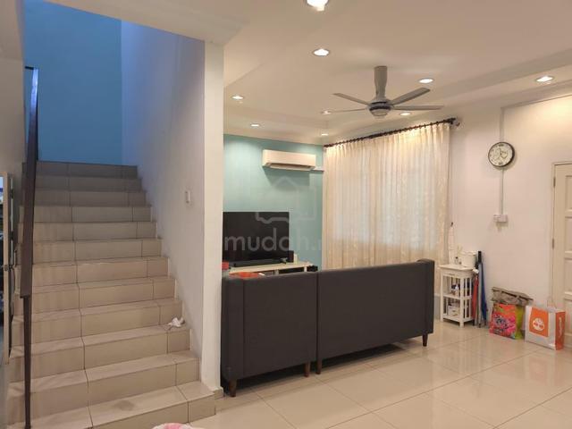 Taman Megah Jaya 9 | Double Storey | 4 Bedrooms 1