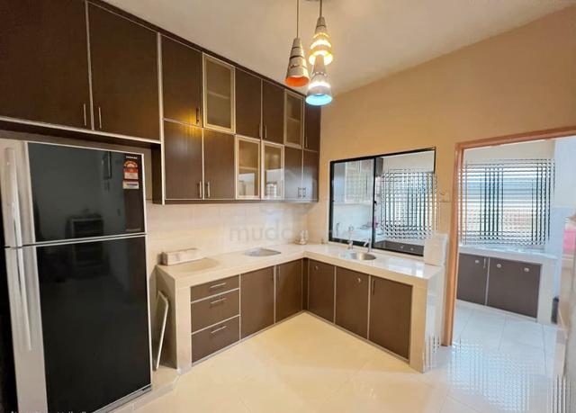 Flora impian segambut ,kepong,jalan kuching 3 storey for sell 1