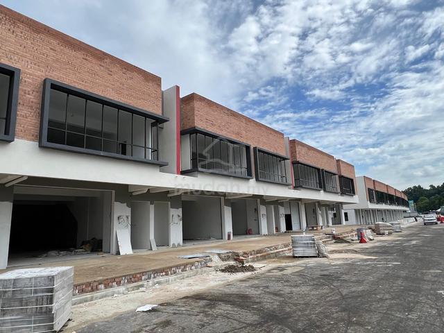 [Beside Plus Highwway] 7% ROI Double Storey Facing Mainroad Shoplot 1