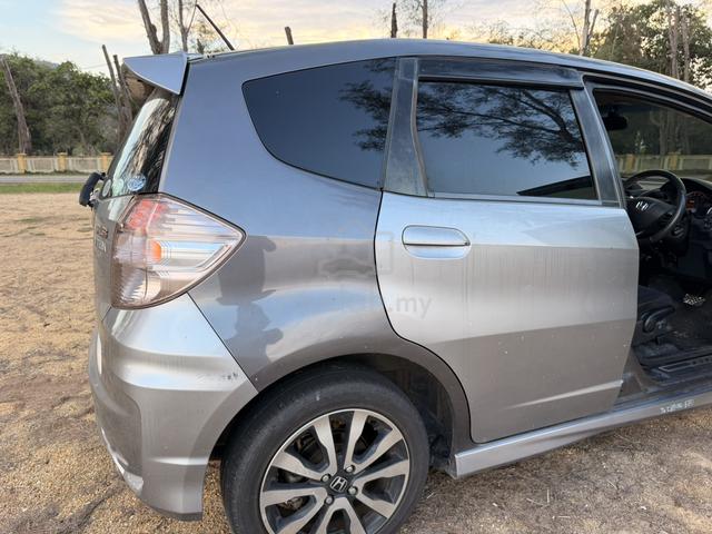 2014 Honda JAZZ 1.5 V MY2014 (A) - 4