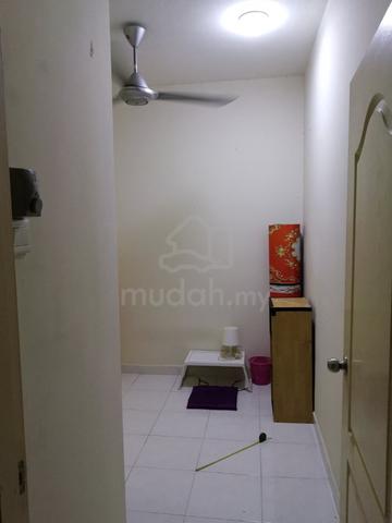 Middle Room For Rent 1