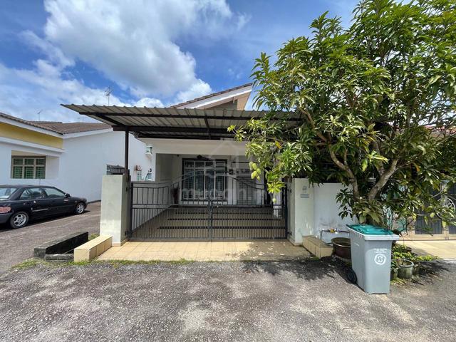 SINGLE STOREY TERRACE (ENDLOt) @ TAMAN PUTERA INDAH FOR SALE 1