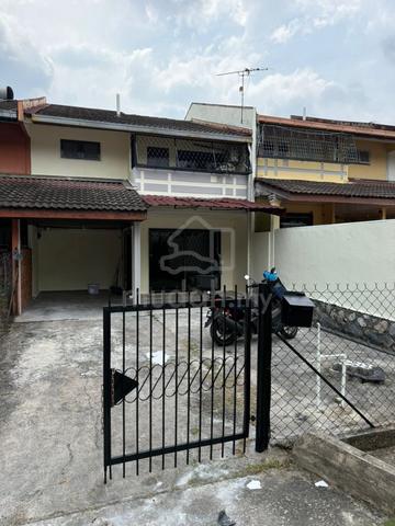 NEWLY PAINTED NEWLY REFURBISHED 2-storey Bandar Baru Bangi seksyen 3 1