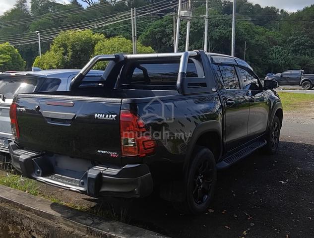 2019 Toyota HILUX 2.8 BLACK EDITION (A) - 4