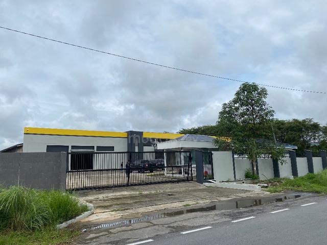 Warehouse with 11 Acres Land Area at Jalan Dewan Suarah Kota Samarahan 1