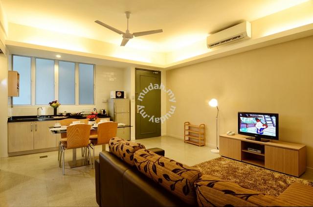 Cozy Middle Room for Rent - 5 mins walk to Chan Sow Lin LRT 2