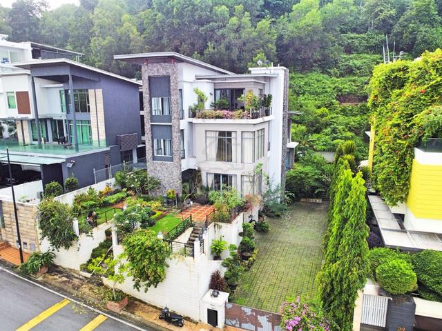 ELITE AREA ! 3.5 Storey Bungalow, Alam Damai, Cheras, Kuala Lumpur 1