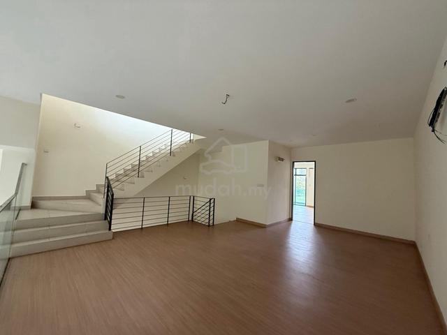 Below Market 200k Reflexion Pool Villa Bandar Nusaputra Timur Puchong 1