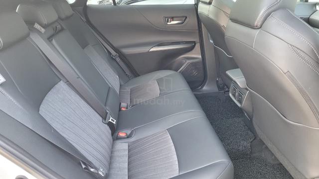 5AA 4K km 2025 Toyota HARRIER Z JBL Panoramic Roof - 4