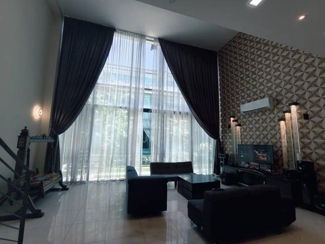 fully furnished 2 ½ storey  Pool Villa Bandar Nusaputra Timur, Puchong 1