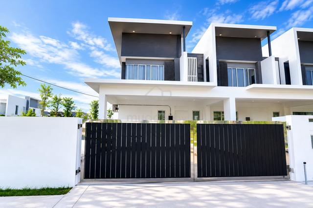 Rumah Teres 2 Tingkat Untuk Dijual | 4 Bilik | Kluang 1