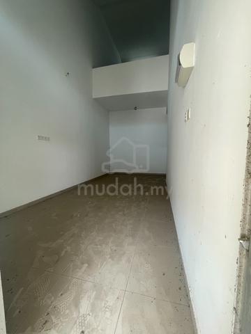 Taman Seri Mahkota Maju 1.5 Story House 2