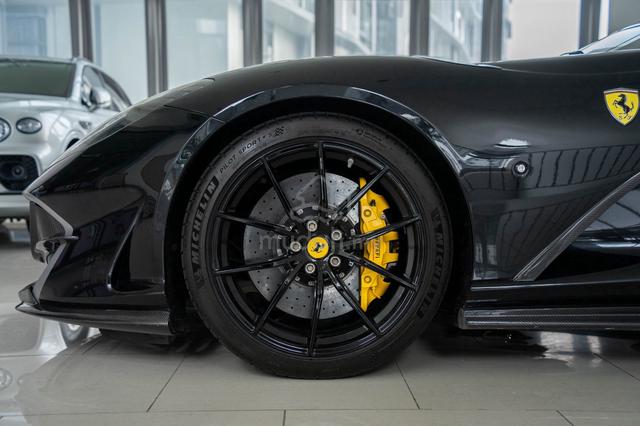 Ferrari 812 Superfast 2020 Nero - 3