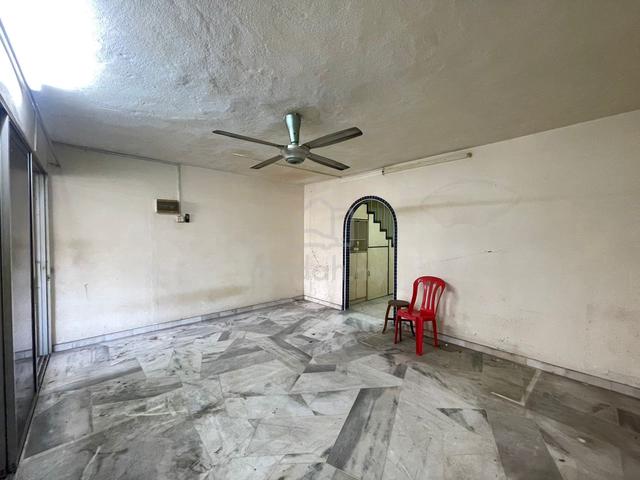 Menjalara 62b, 2 Storey, Freehold, Kitchen Extended, Below Market ! 1
