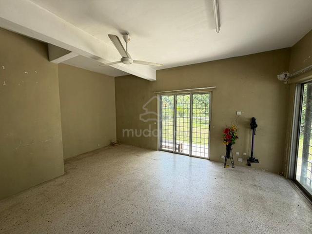 【Corner house with land】 2 Storey House, Jalan Anggerik, Bukit Sentosa 1