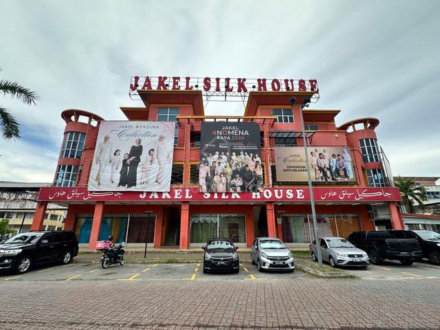 Alamesra Plaza Utama, 3-Storey Shoplot, Intermediate, Under MV 1
