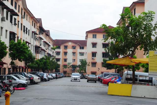 Apartment Idaman 1