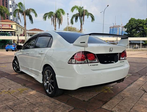 2010 Honda CIVIC 1.8 S-L iVTEC FACELIFT (A) - 4